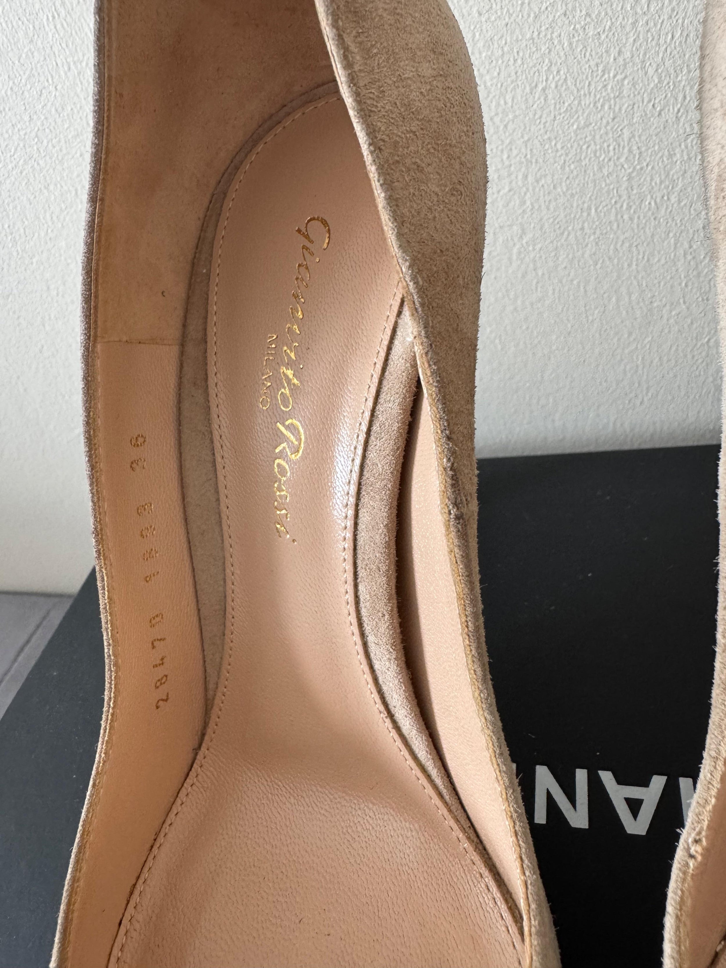 Gianvito Rossi Beige Suede Pumps