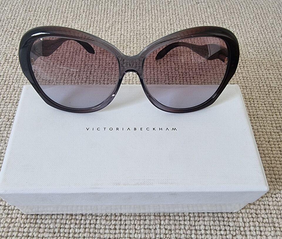 Victoria Beckham Brown 125 Happy Butterfly sunglasses