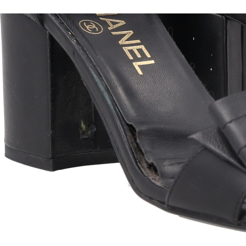  Chanel Interlocking CC Logo Bow Sandals