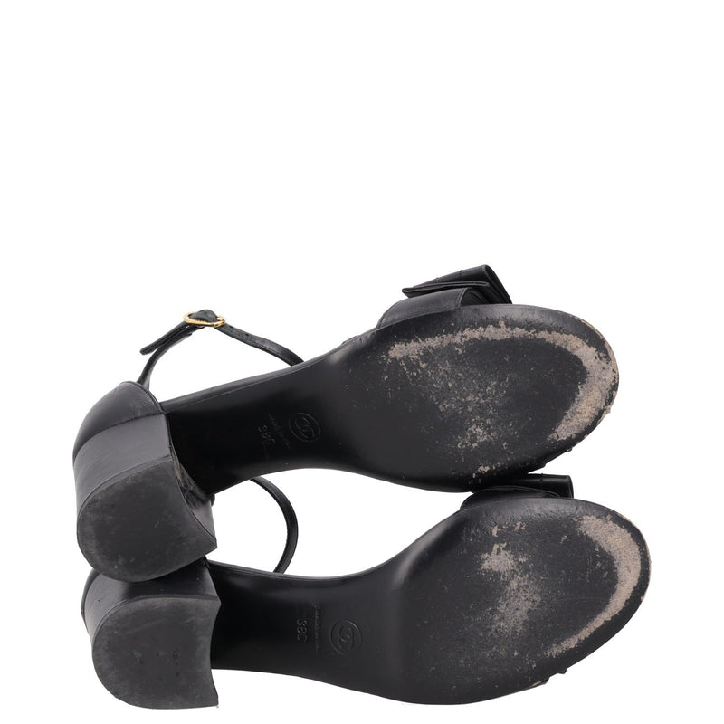  Chanel Interlocking CC Logo Bow Sandals