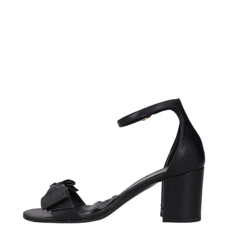  Chanel Interlocking CC Logo Bow Sandals