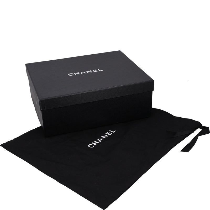 Chanel Burgundy and Black Patent Leather with Quilted Pattern Shoulder Bags