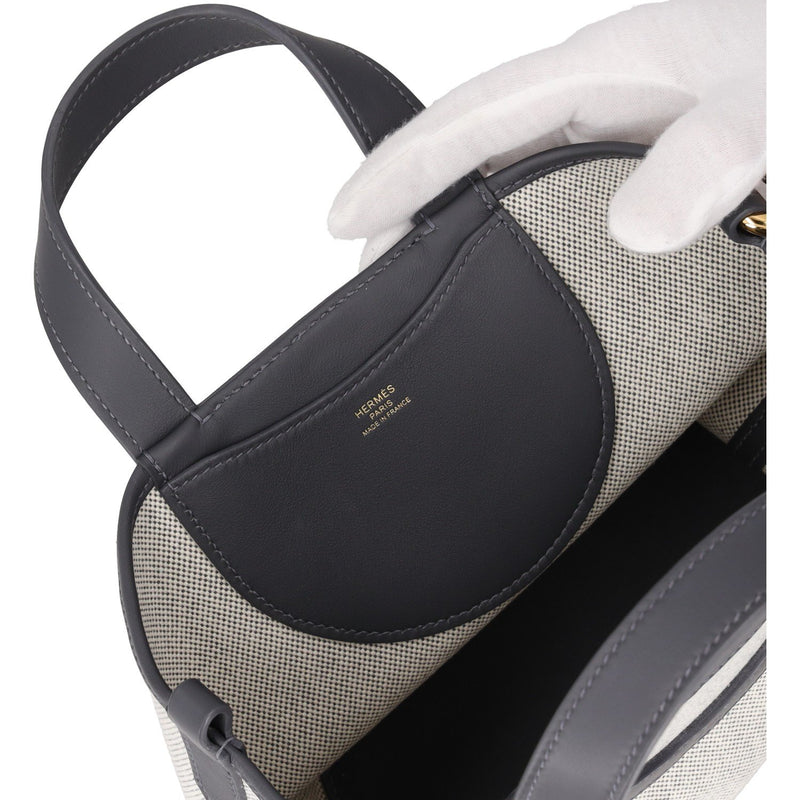 Hermès Écru/Noir In-the-Loop 18 bag