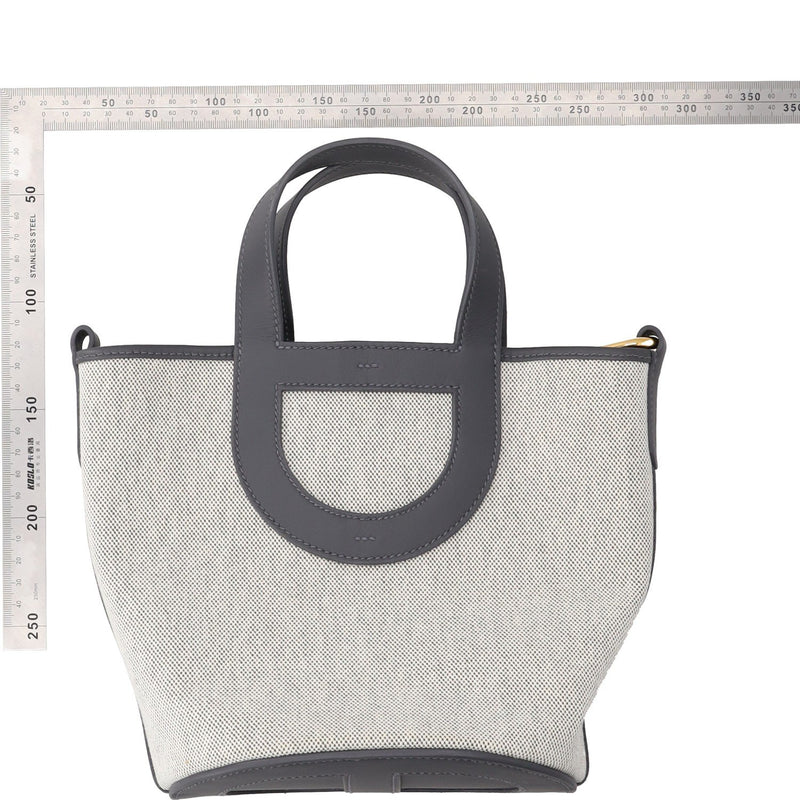 Hermès Écru/Noir In-the-Loop 18 bag