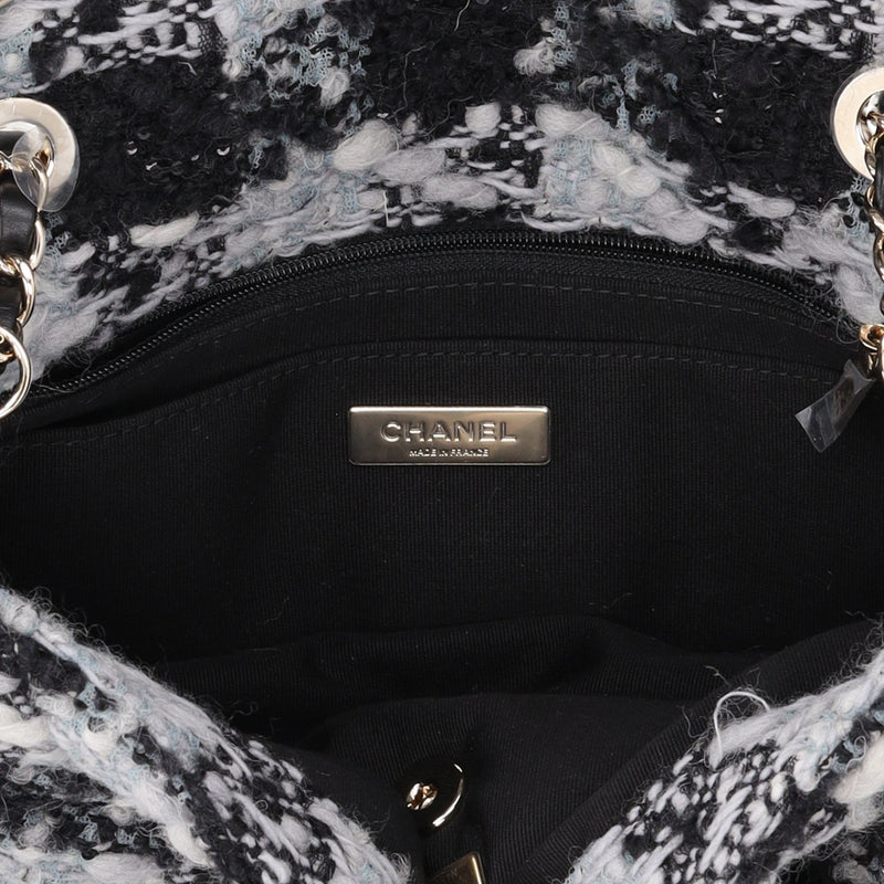 Chanel Tweed Shearling Flap Bag 18x28 cms 