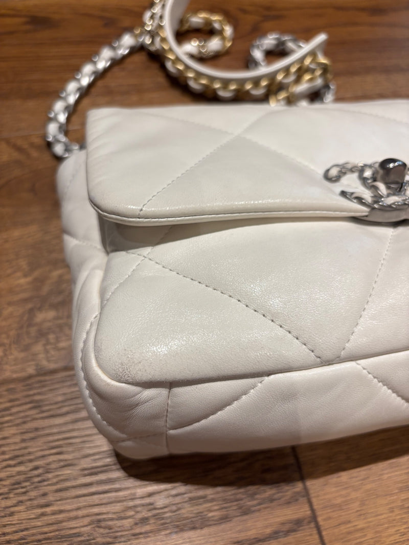 Chanel No 19 Leather Shoulder Bag Medium 