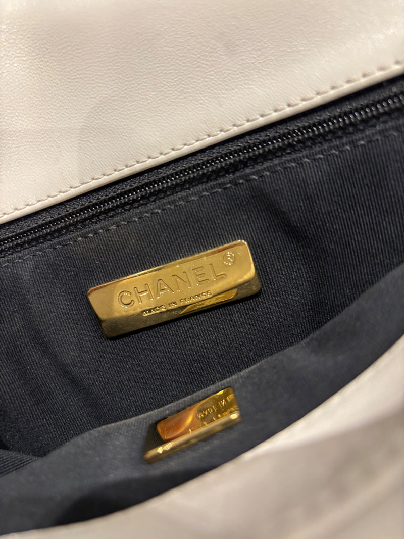 Chanel No 19 Leather Shoulder Bag Medium 