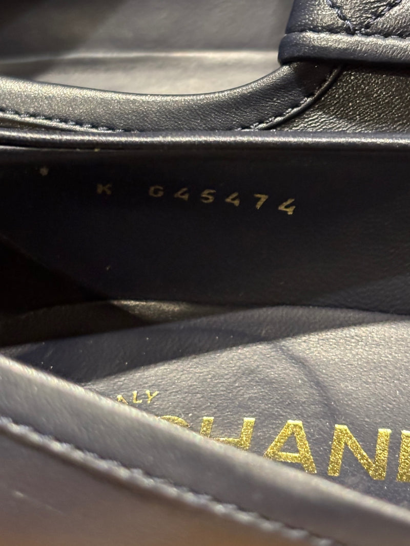 Chanel Navy Leather Flat Shoes 38,5