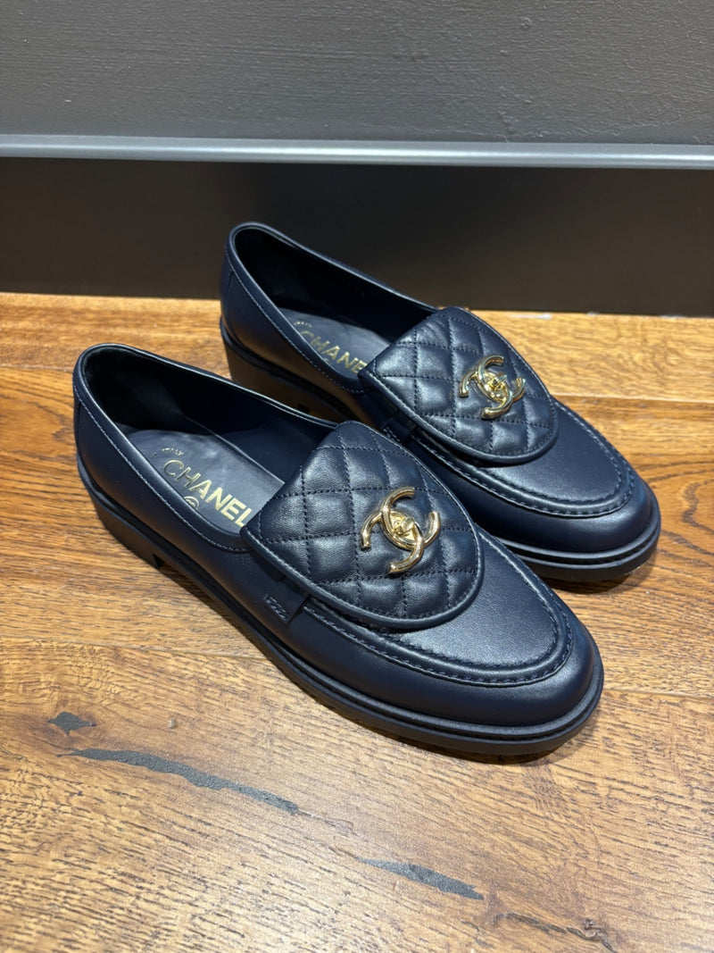Chanel Navy Leather Flat Shoes 38,5