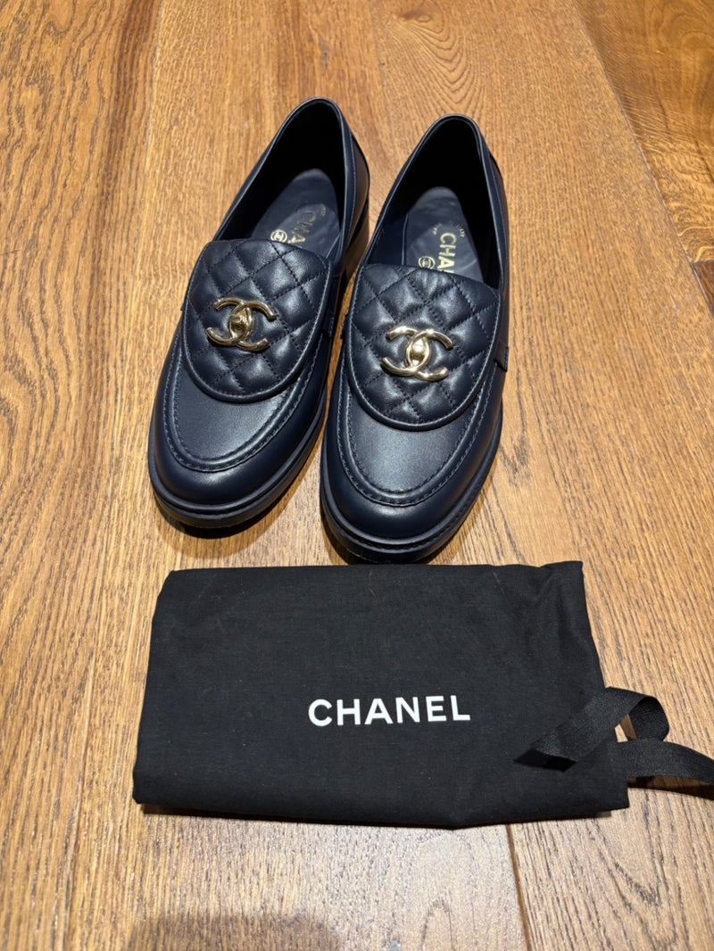 Chanel Navy Leather Flat Shoes 38,5