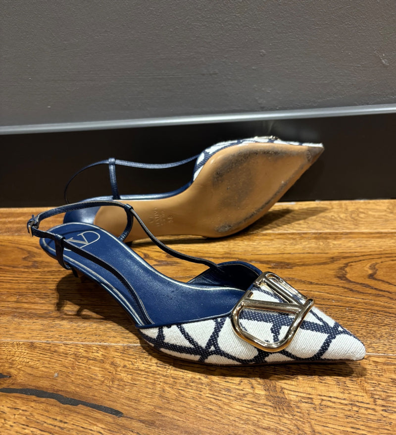 Valentino Garavani V logo Navy Blue and White Fabric and Leather Heeled Shoes
