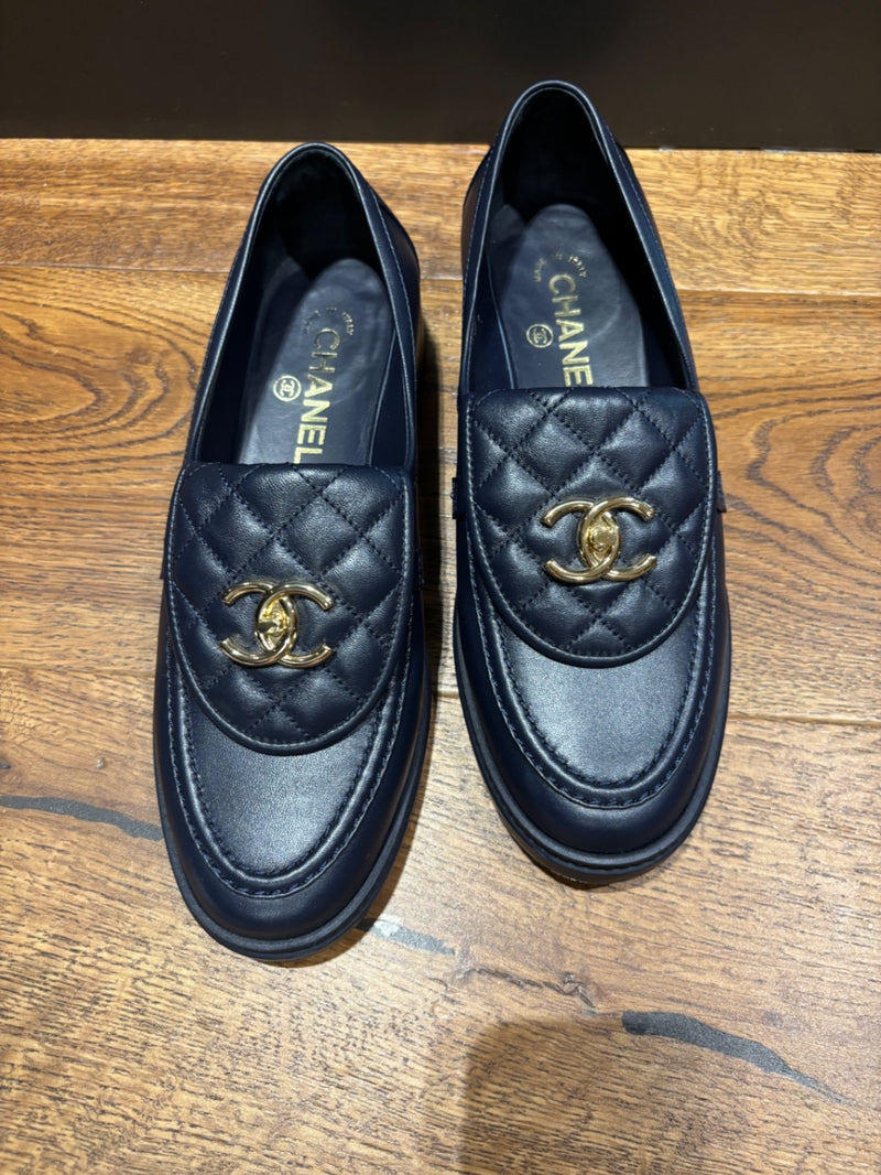 Chanel Navy Leather Flat Shoes 38,5