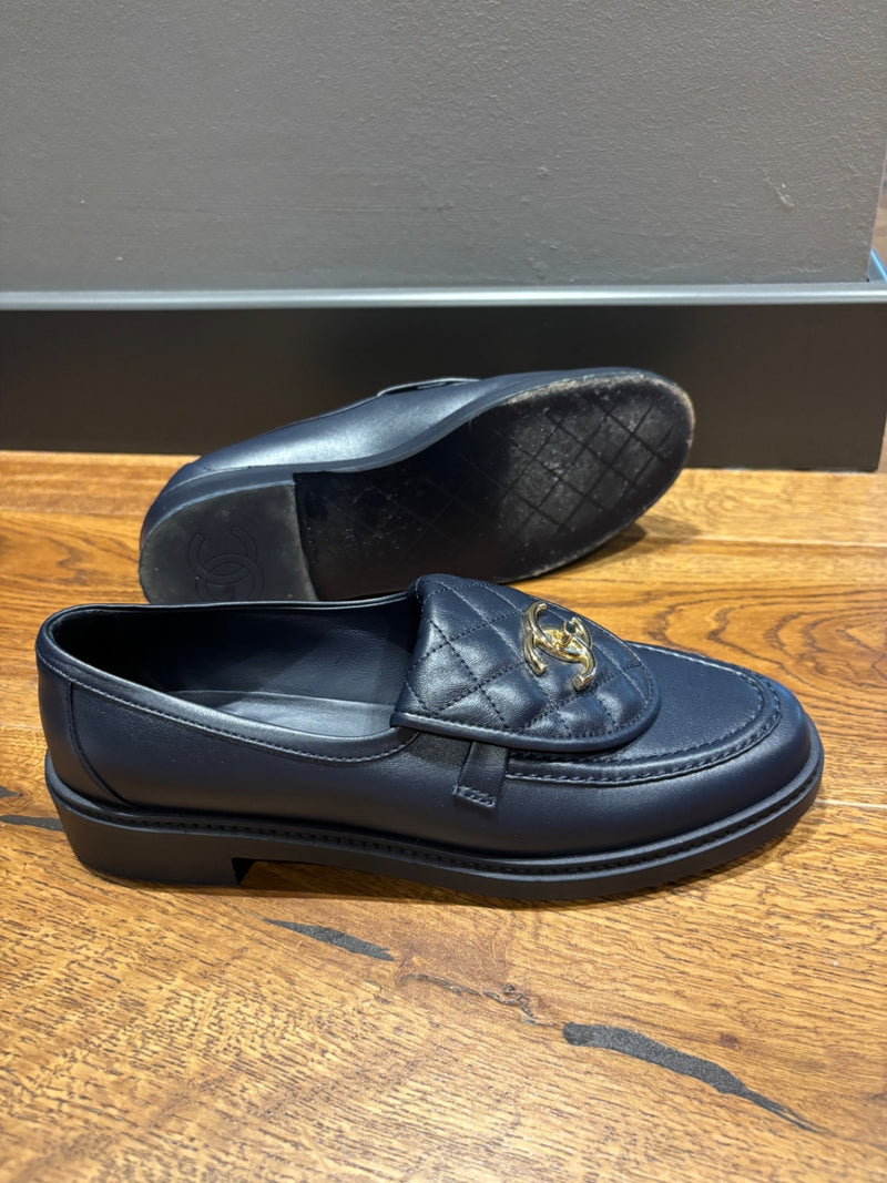 Chanel Navy Leather Flat Shoes 38,5