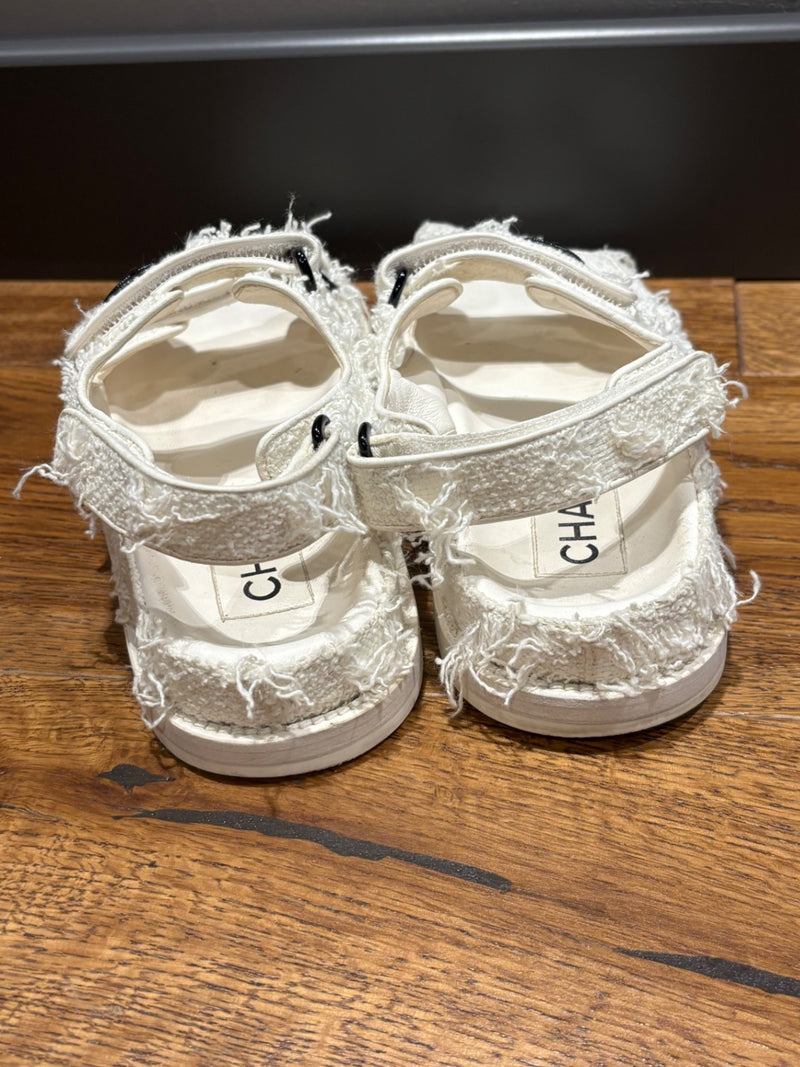 Chanel White Textile with frayed edges, rubber sole Sandals