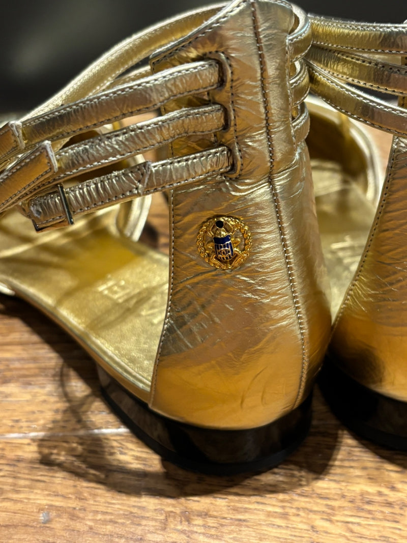 CHANEL Gold Leather Sandals 39,5