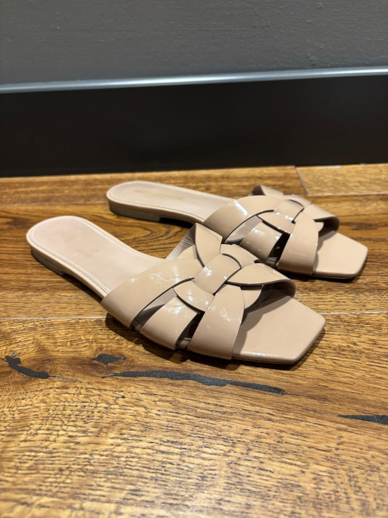 Saint Laurent Beige Patent Leather Sandals