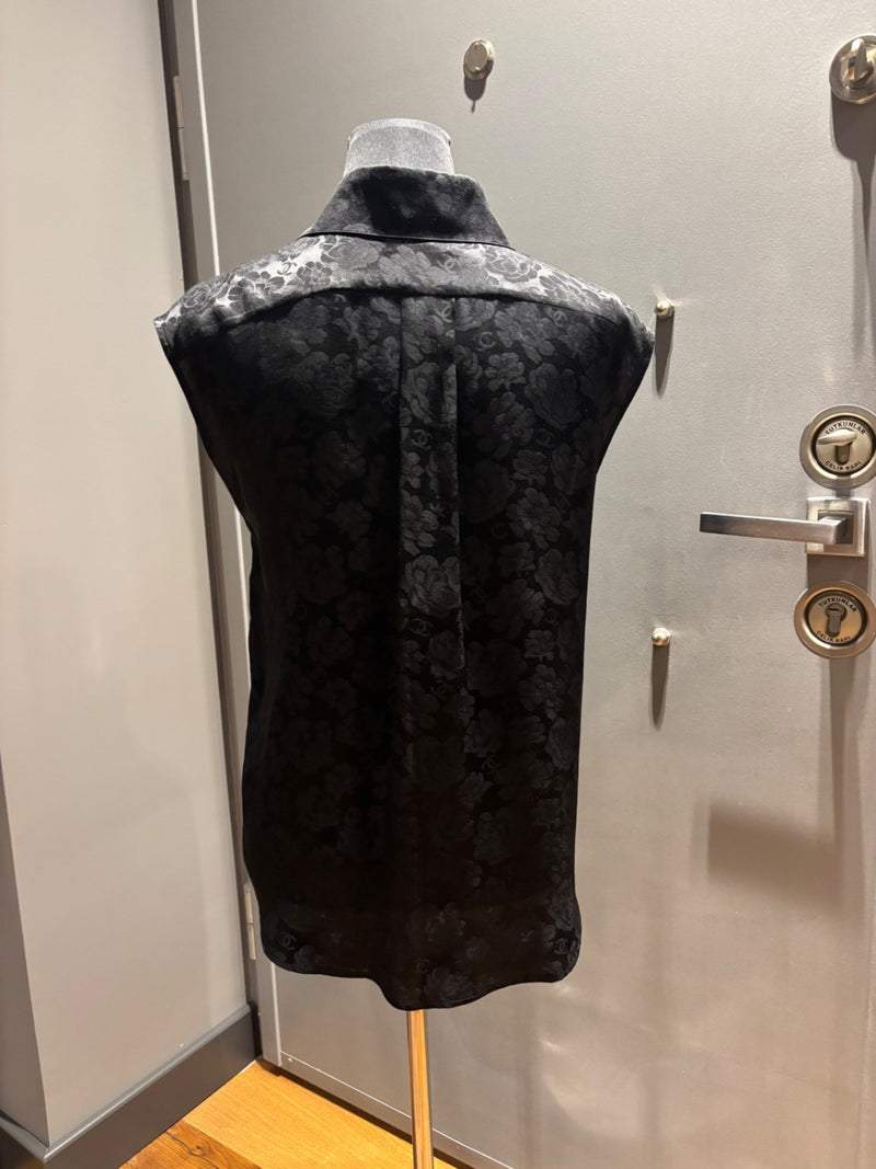 Chanel Black Jacquard fabric with floral pattern Tops