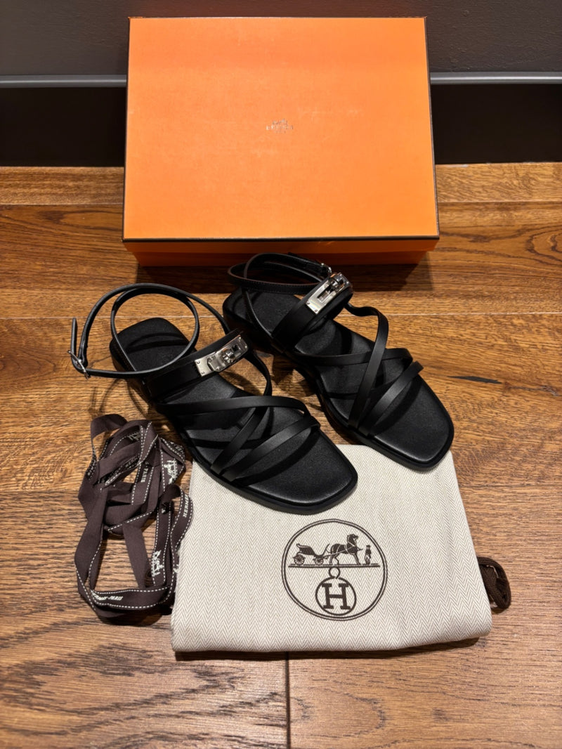 Hermes Black Leather June Sandals 37,5