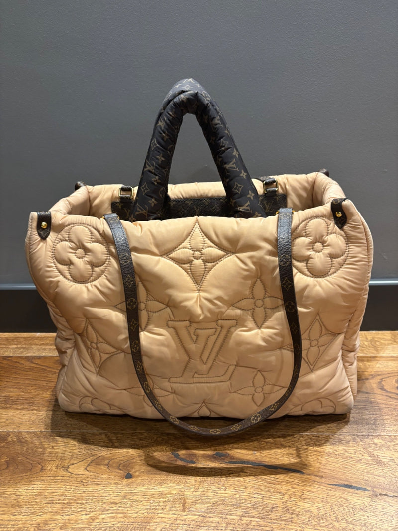 Louis Vuitton Beige Quilted fabric with leather handles and details Bags