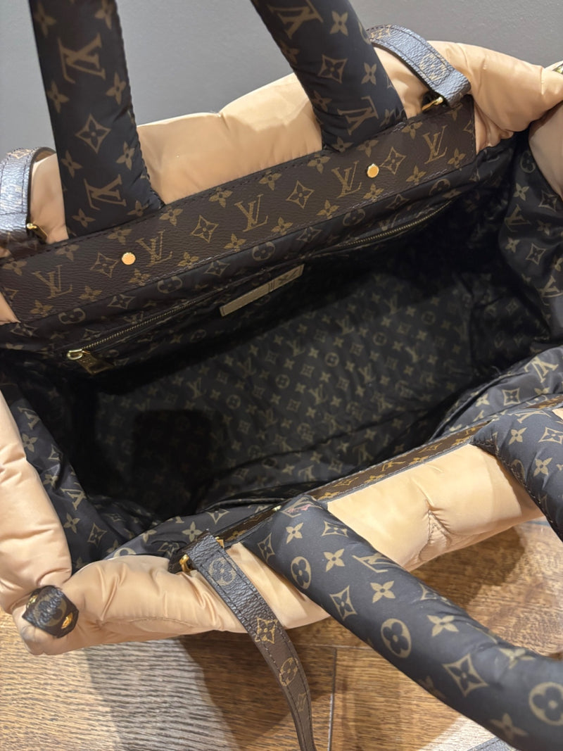 Louis Vuitton Beige Quilted fabric with leather handles and details Bags
