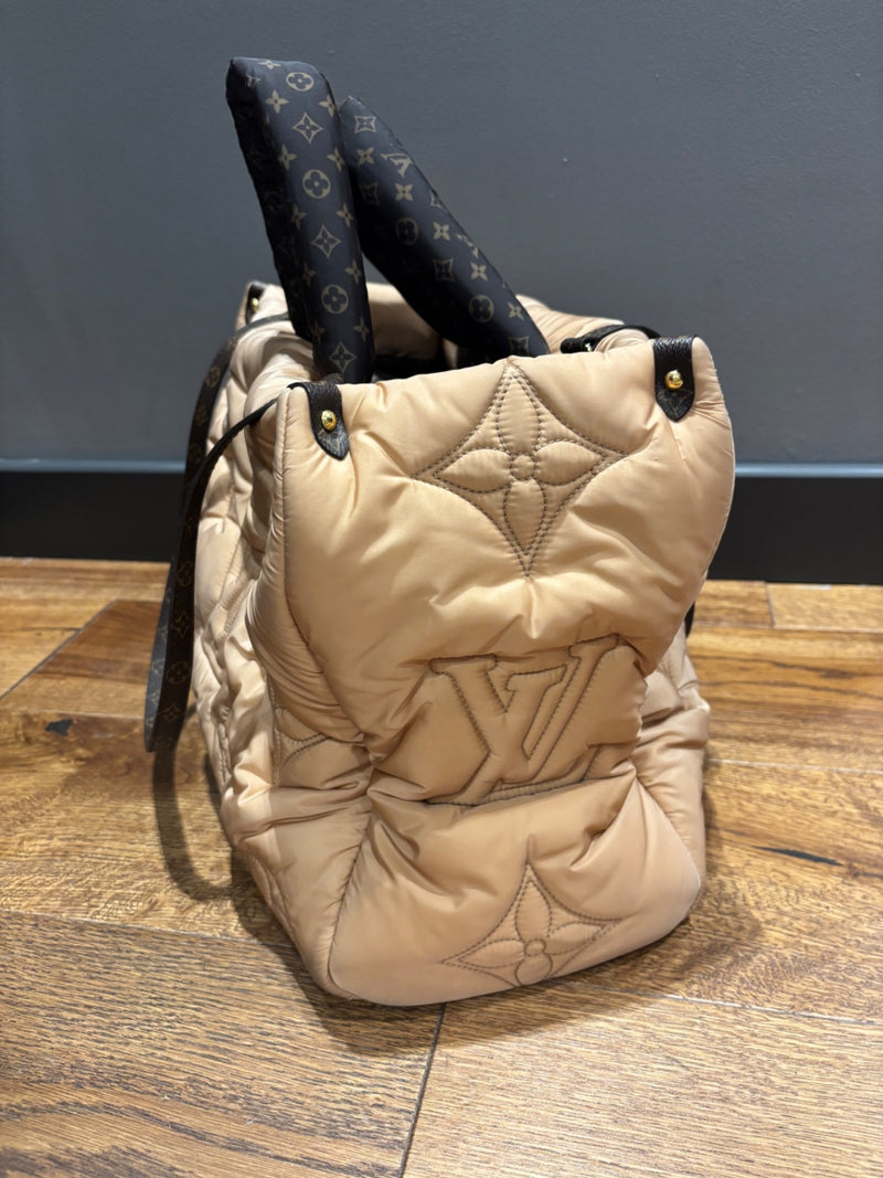 Louis Vuitton Beige Quilted fabric with leather handles and details Bags