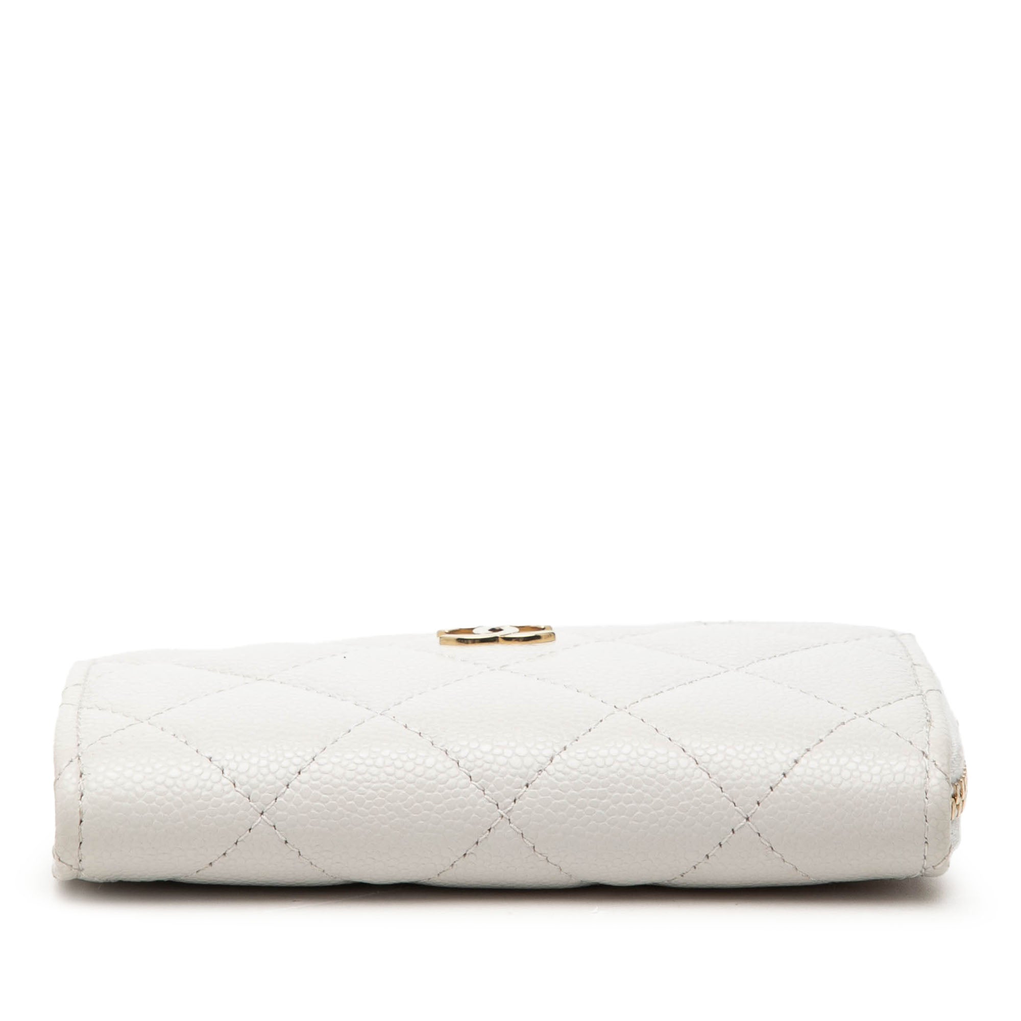 CC Quilted Caviar Zip Around Card Holder - Image 3