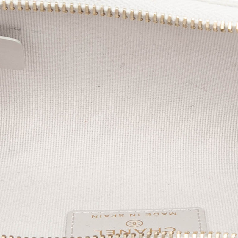 CC Quilted Caviar Zip Around Card Holder - Image 4