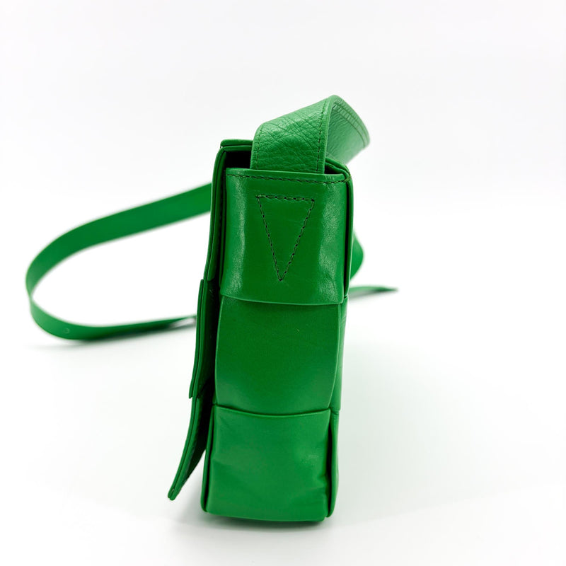 Bottega Veneta Cassette Maxi Intrecciato Leather Green Bag