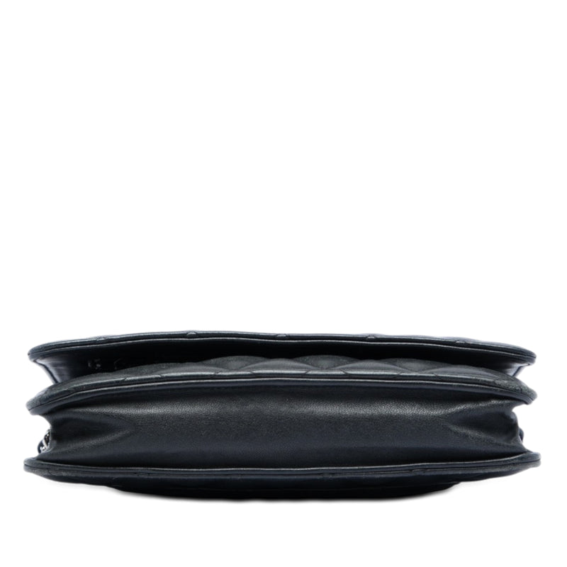 CC Quilted Lambskin Wallet On Chain - Image 3