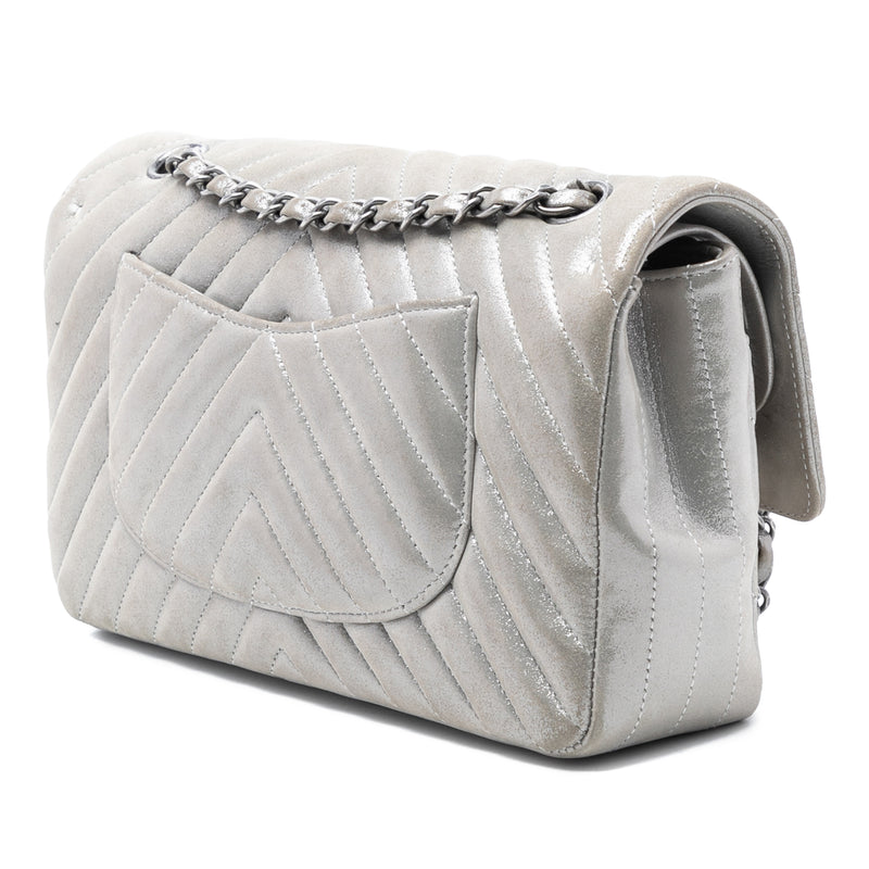 Medium Classic Chevron Iridescent Lambskin Double Flap - Image 2