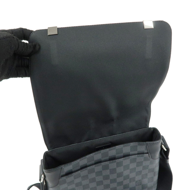 Louis Vuitton District Nm Messenger Damier Graphite Gray Canvas