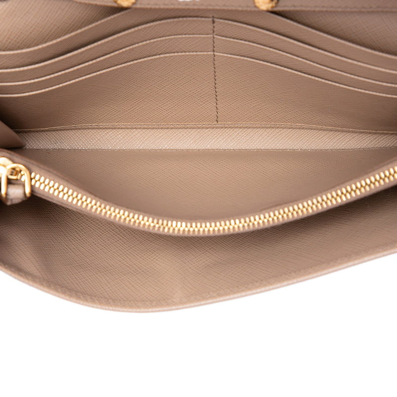 Saffiano Wallet on Chain - Image 4