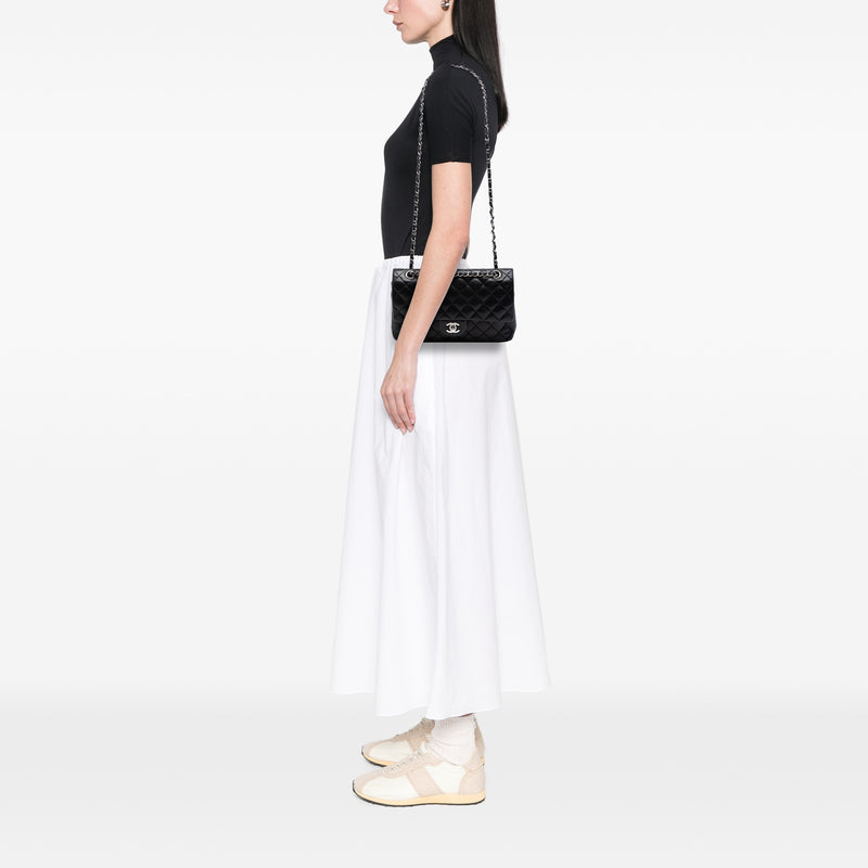 Medium Classic Lambskin Double Flap - Image 6
