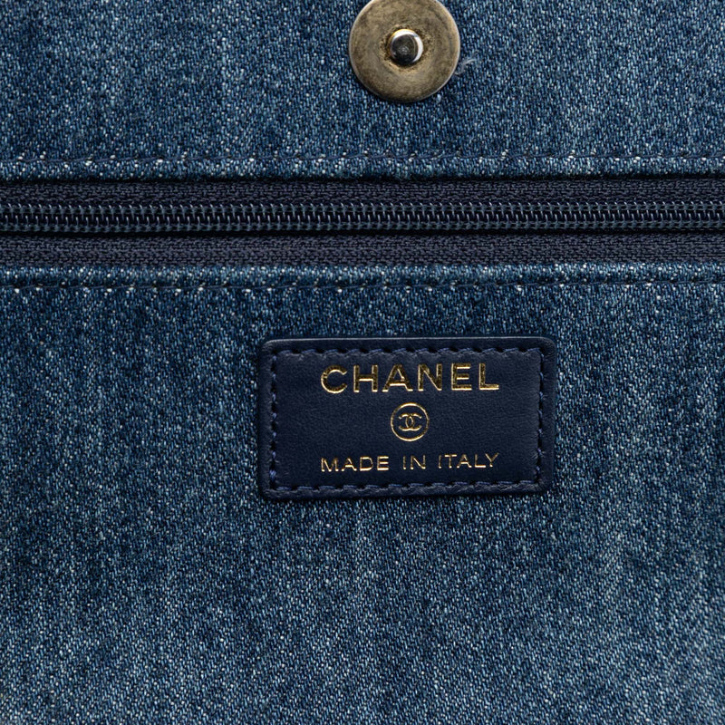 Denim 19 Flap Wallet On Chain - Image 5
