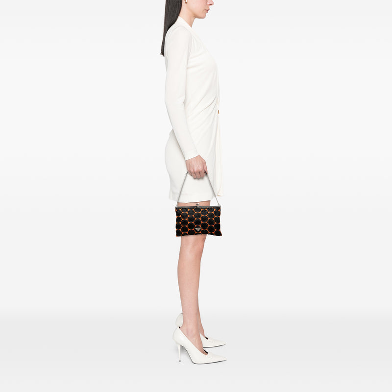 Jacquard Kisslock Clutch with Chain - Image 6