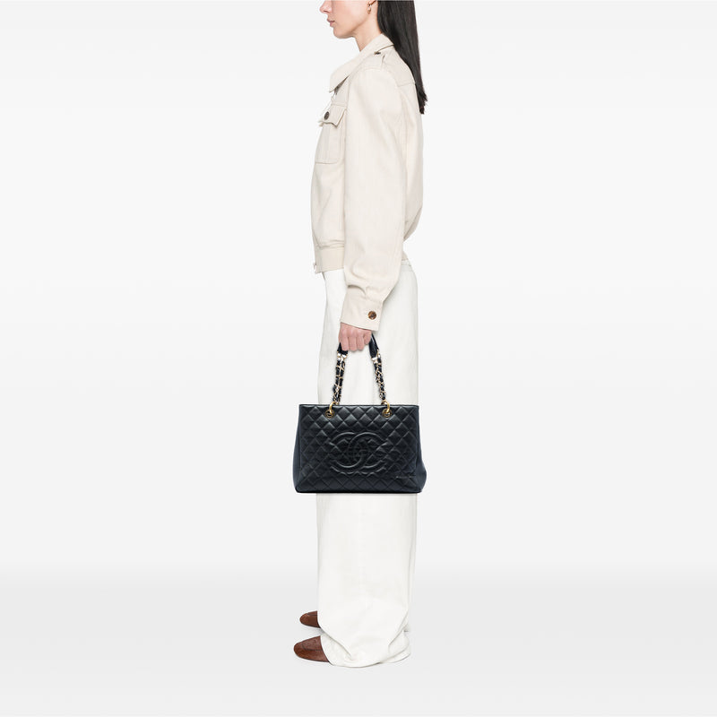 Caviar Grand Shopping Tote - Image 5