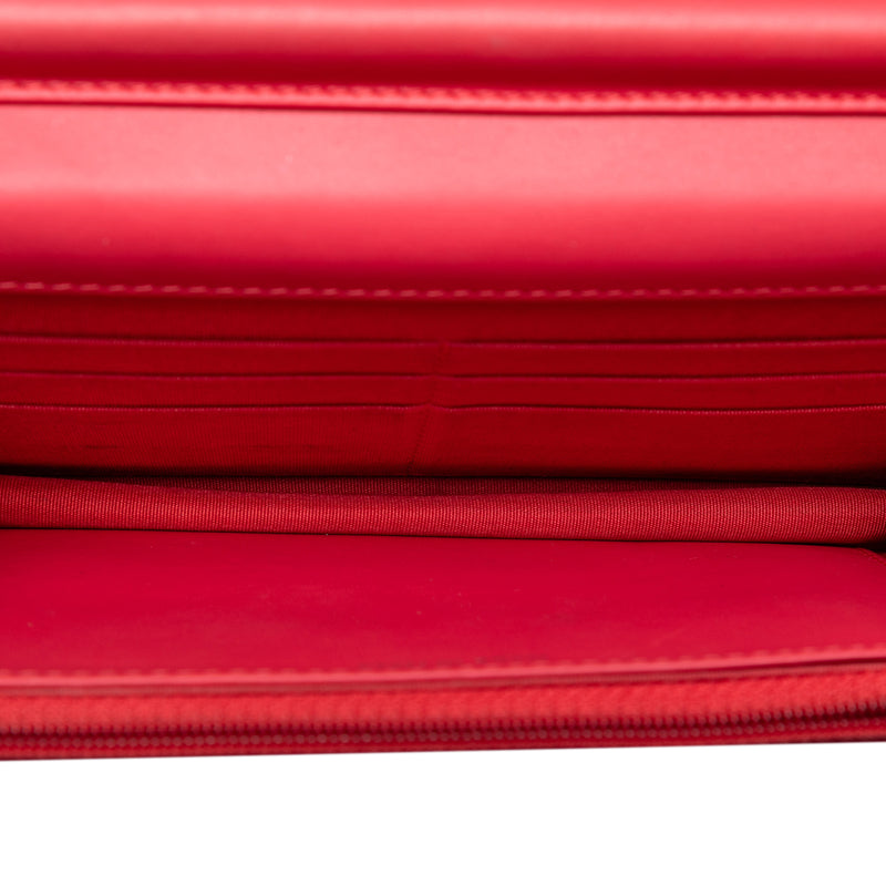 CC Patent Diamond Quilted Wallet On Chain - Image 4