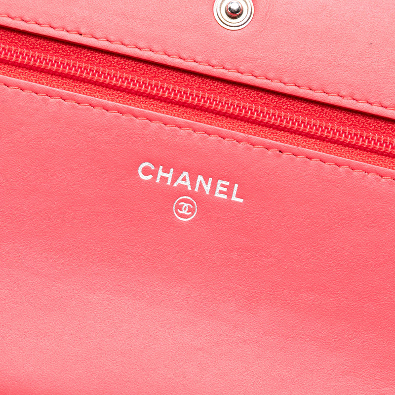 CC Patent Diamond Quilted Wallet On Chain - Image 5