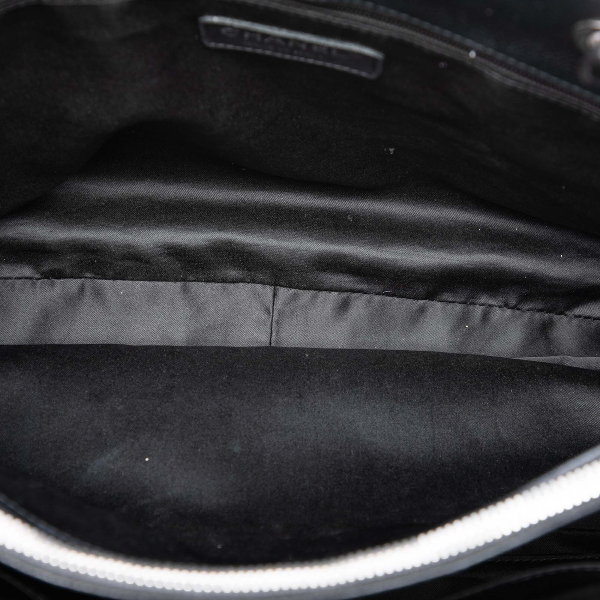 Caviar Grand Shopping Tote - Image 4