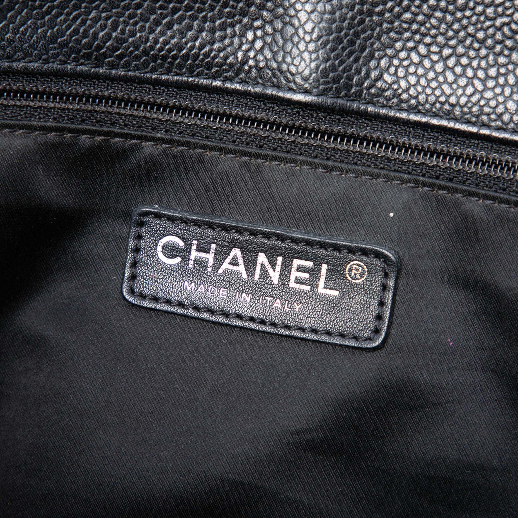 Caviar Grand Shopping Tote - Image 5