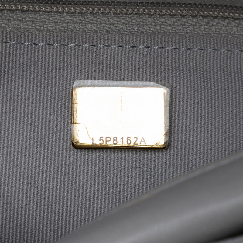 Quilted Lambskin 19 Wallet on Chain - Image 6