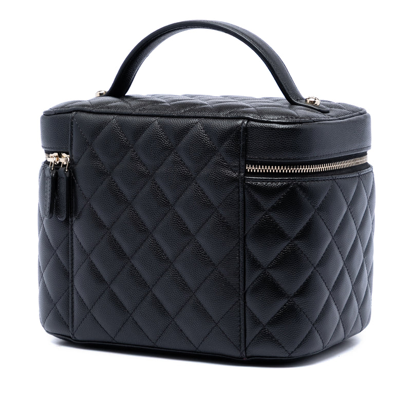 Medium CC Quilted  Caviar Vanity Case - Image 2