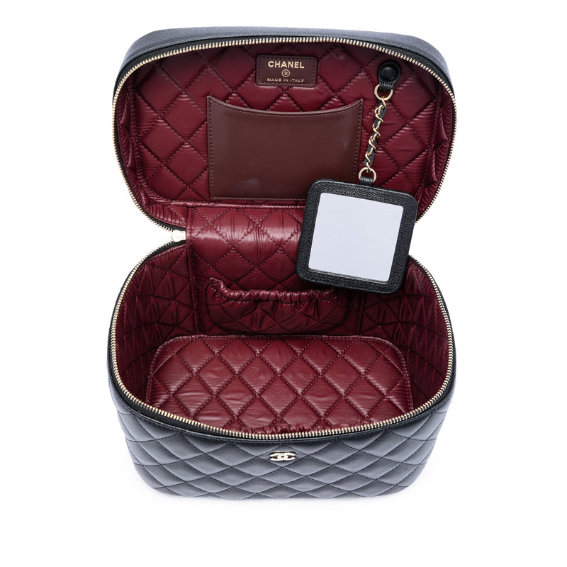 Medium CC Quilted  Caviar Vanity Case - Image 4