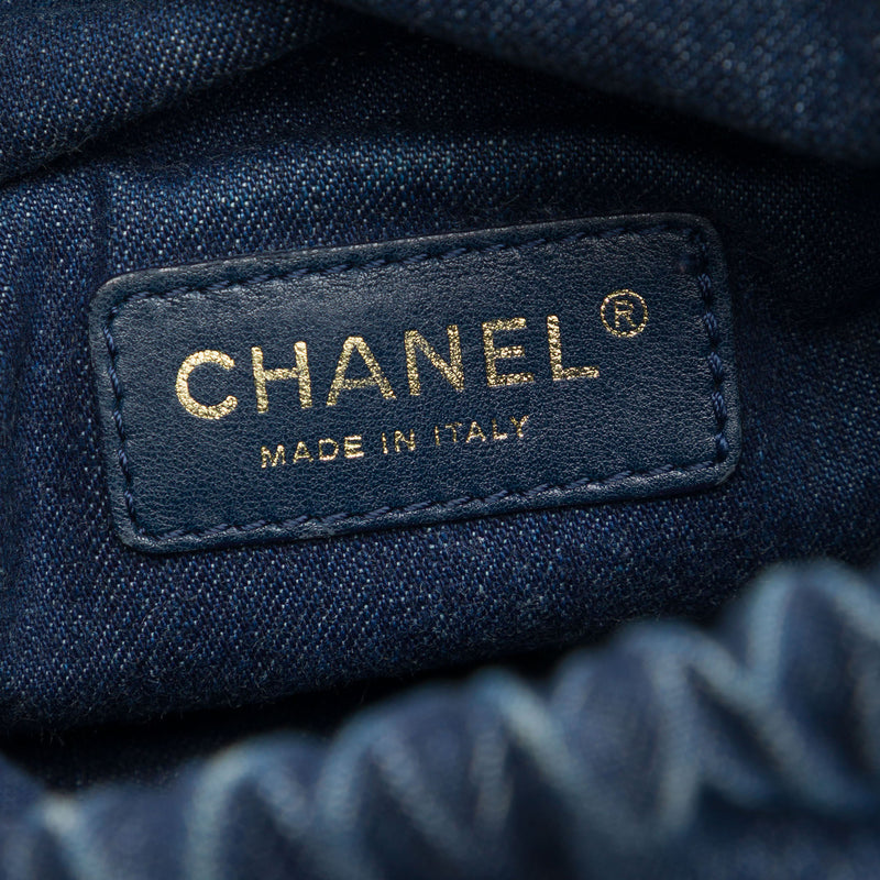 CC Woven Denim and Raffia Drawstring Bucket Bag - Image 5