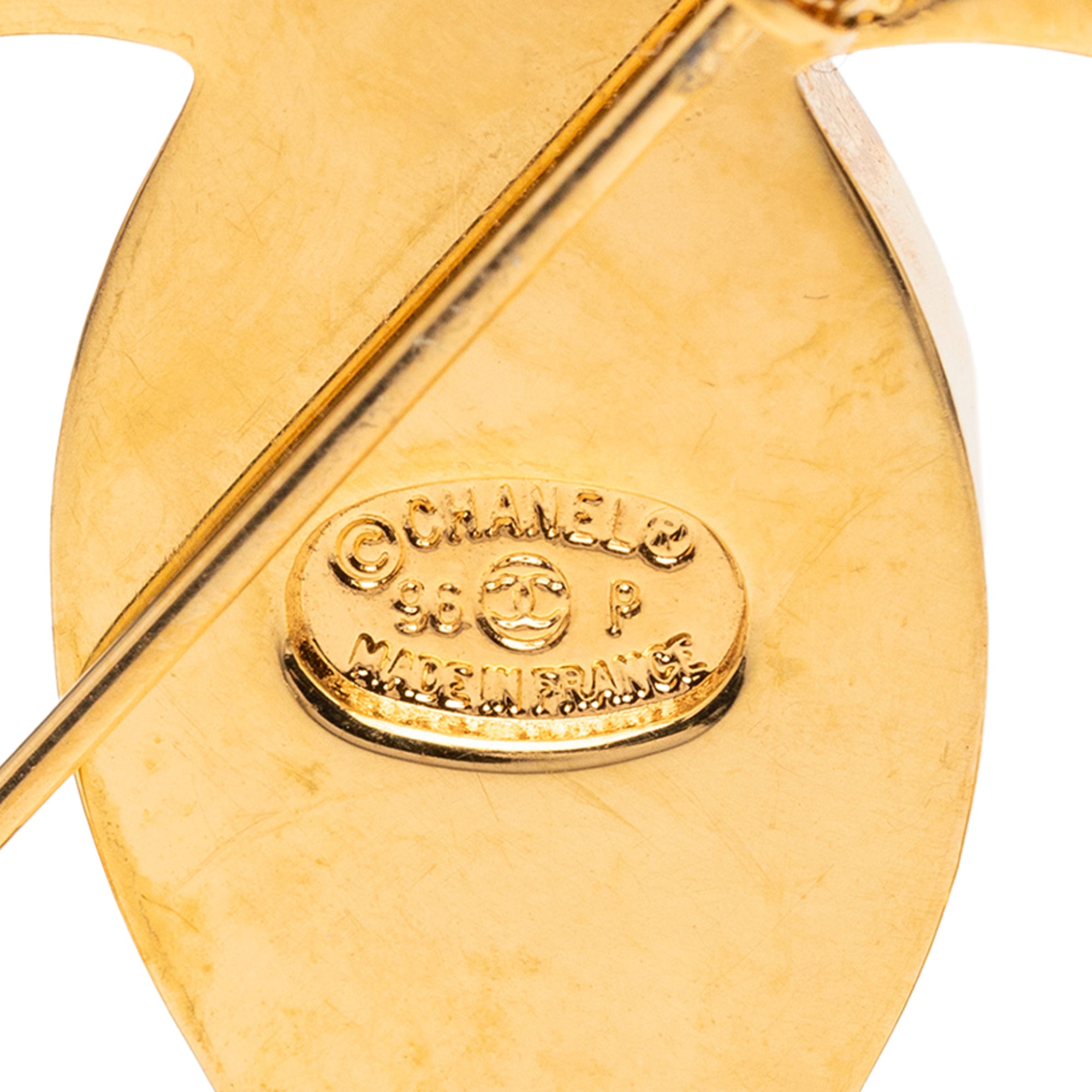 CC Gold Plated Turn Lock Brooch - Image 3