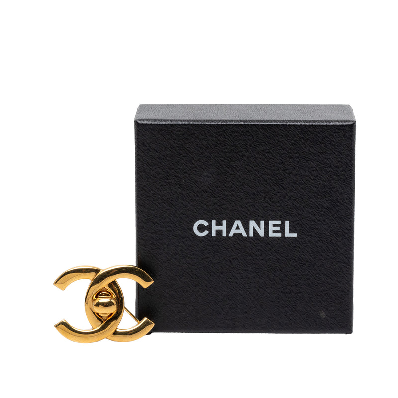 CC Gold Plated Turn Lock Brooch - Image 4