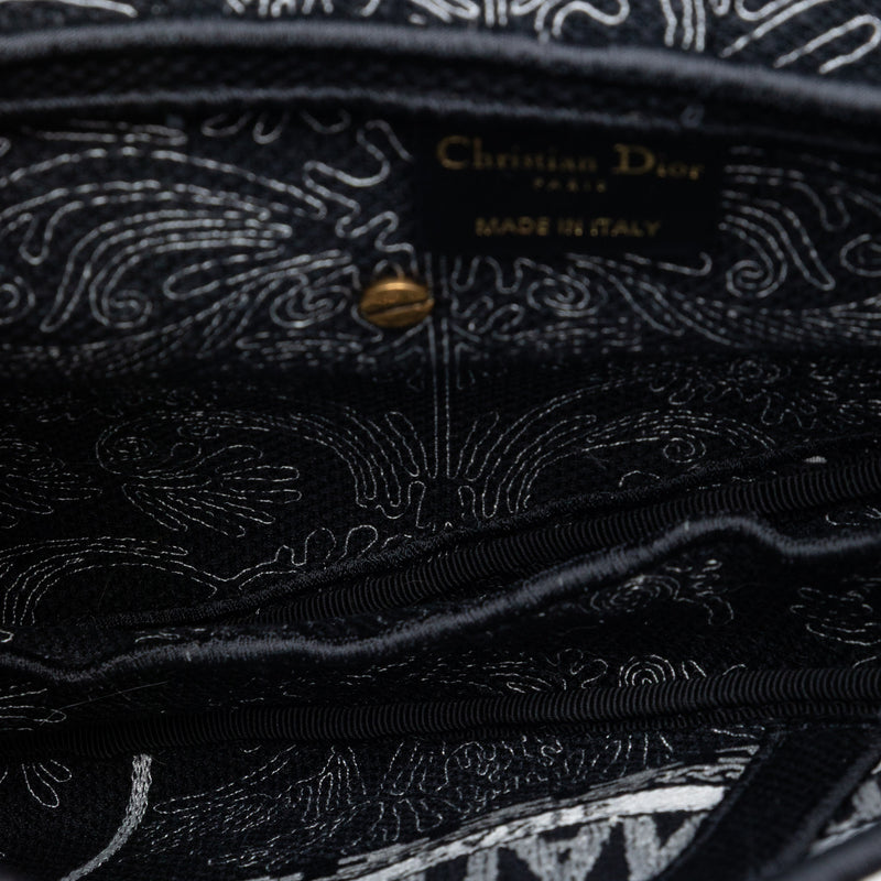 Canvas Embroidered Ornamental Cornely Saddle Bag - Image 4