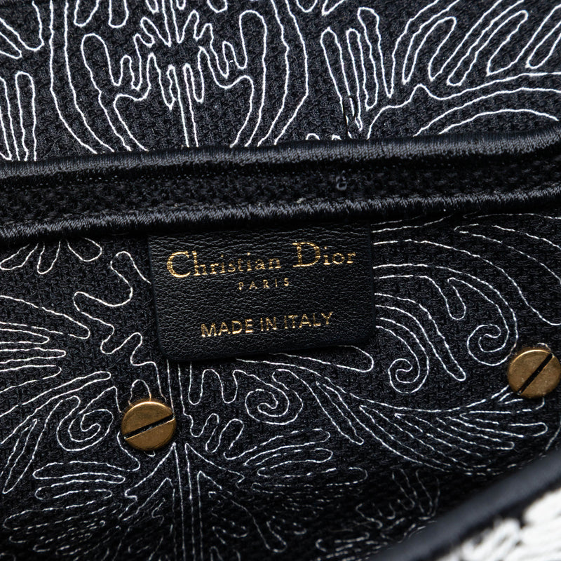 Canvas Embroidered Ornamental Cornely Saddle Bag - Image 5