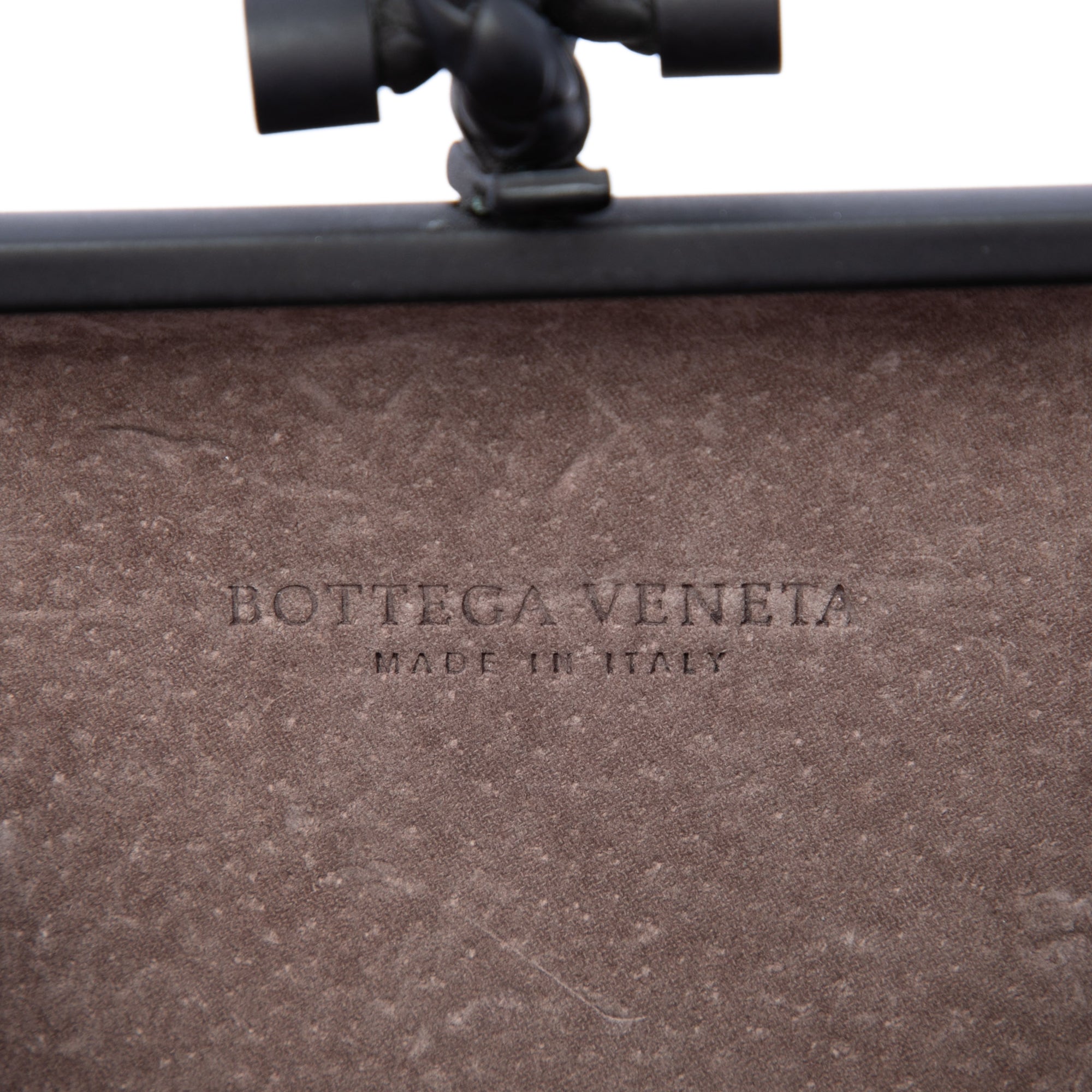Bicolor Gilded Waxed Leather Knot Clutch with Chain - Image 5