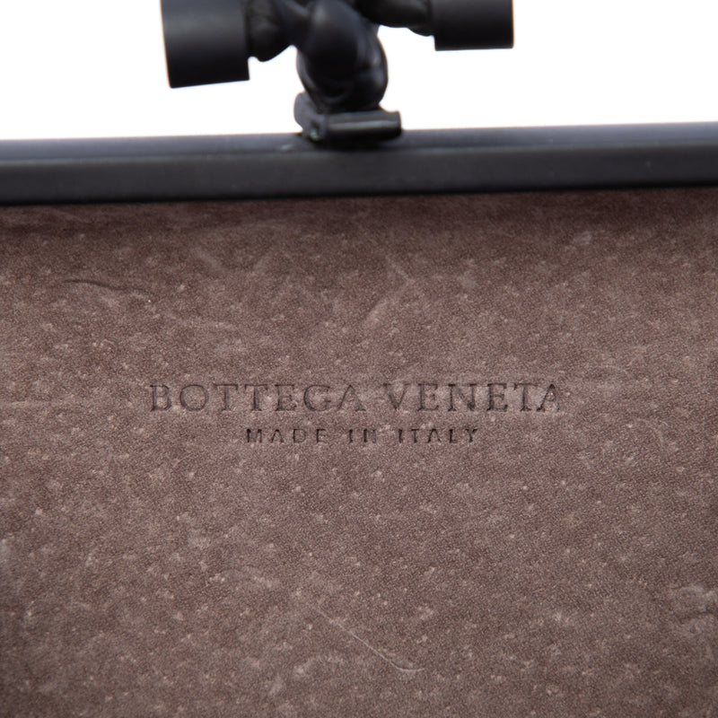 Bicolor Gilded Waxed Leather Knot Clutch with Chain - Image 5